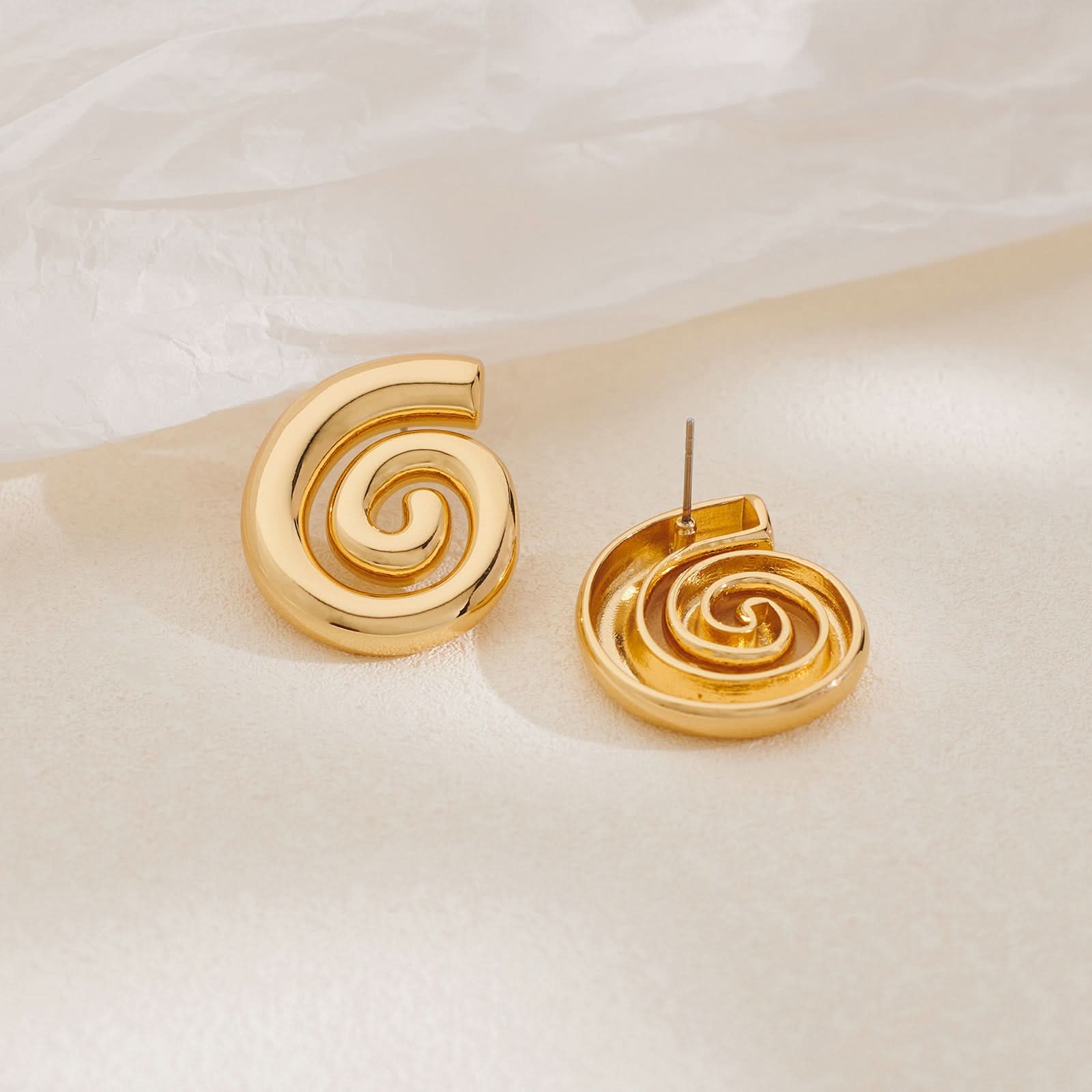 Swirl Hoops Earrings | Gold